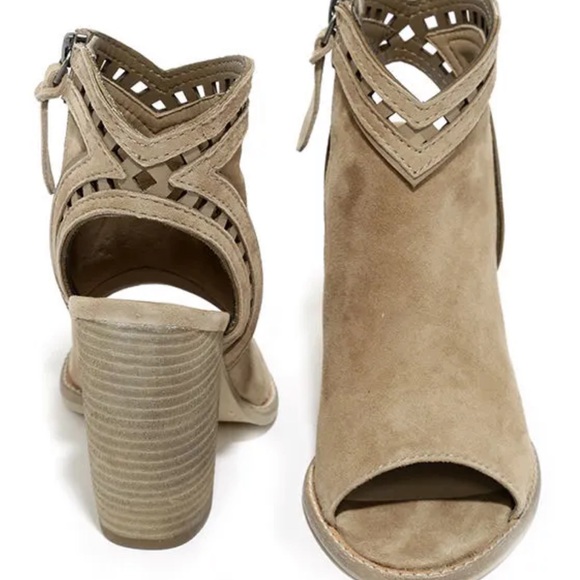 NIB Dolce Vita Suede Leather Cutout Ankle Booties - Picture 8 of 11